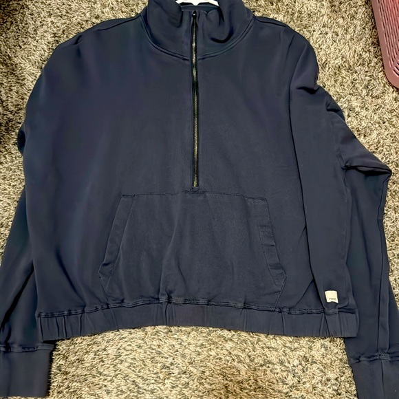 Vuori Jackets & Blazers - 🚨 LAST CHANCE Vuori sunny half zip navy XL ☀️